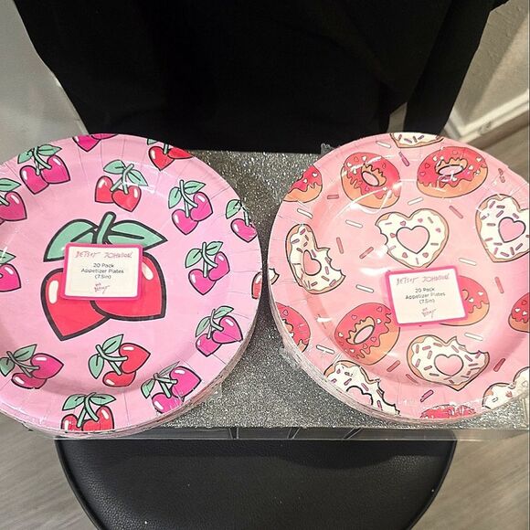 Betsey Johnson Heart Donuts & Cherries Appetizer Disposable Party Plates - Picture 3 of 8